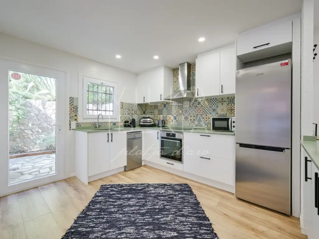 Cocina de Casa o chalet en venta en Castell d'Aro, Platja d'Aro i s'Agaró con Aire acondicionado, Calefacción y Jardín privado