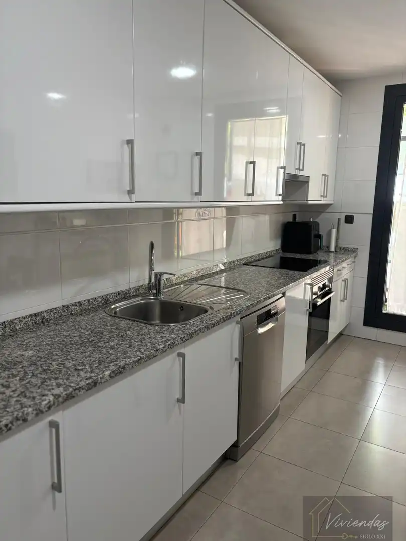 Cuina de Pis en venda en Boadilla del Monte amb Aire condicionat, Calefacció i Alarma