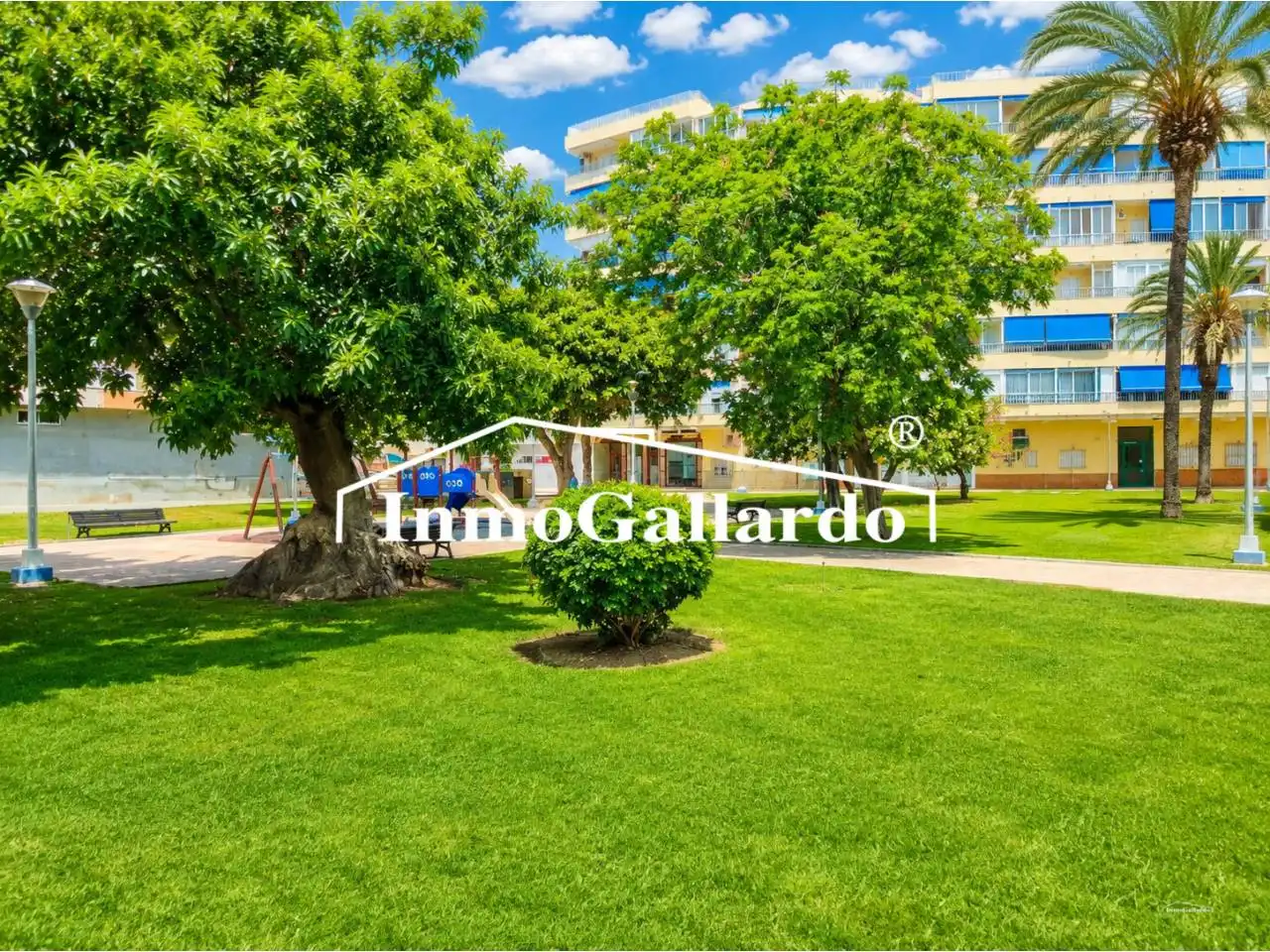 Piso en venta en Vélez-Málaga con Calefacción, Terraza y Piscina comunitaria