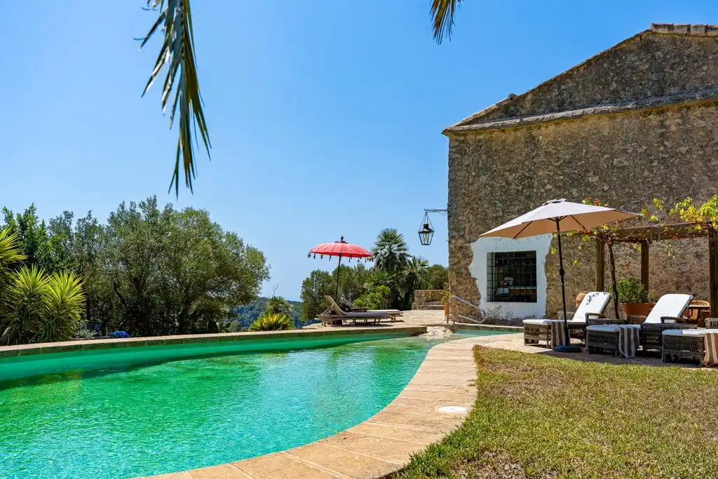 Piscina de Finca rústica en venda en Puigpunyent amb Aire condicionat, Calefacció i Jardí privat