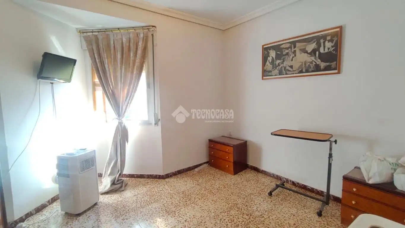 Bedroom of Flat for sale in Sevilla