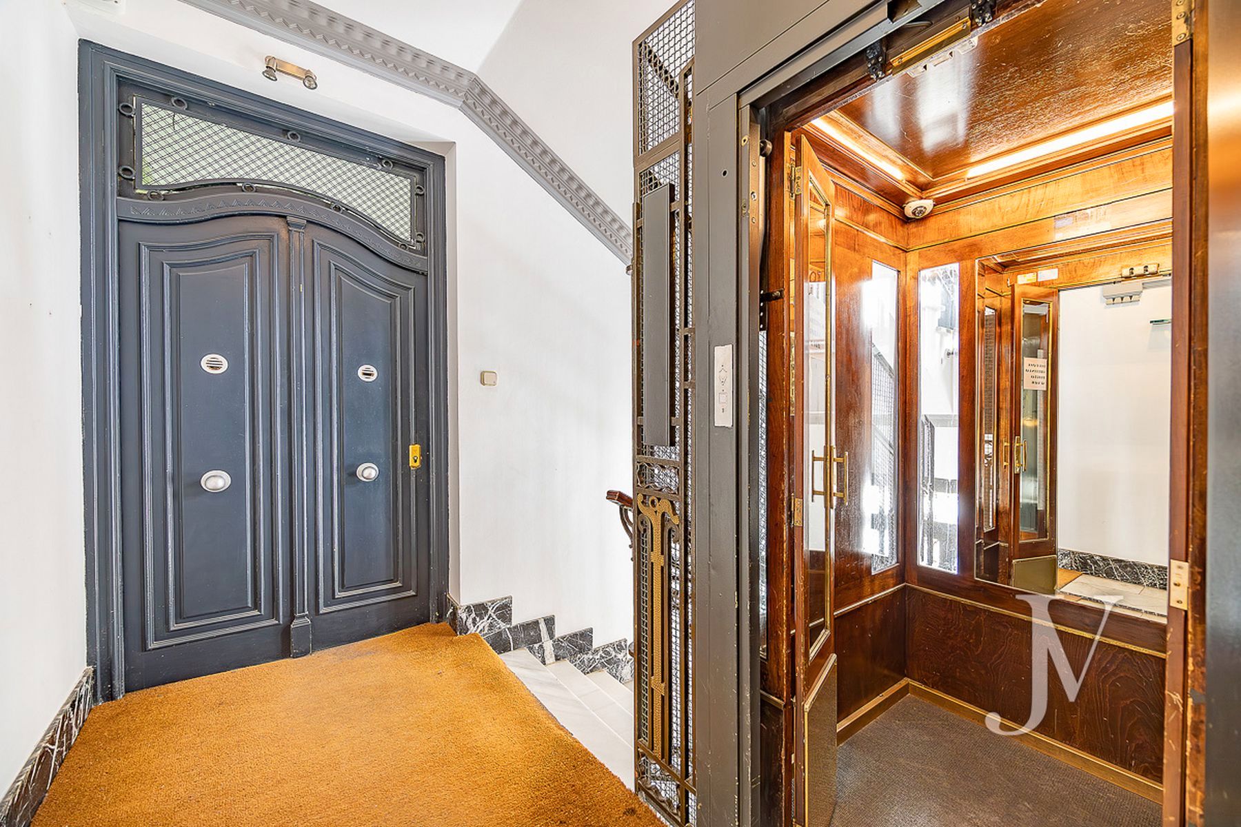Flat for sale in  Madrid Capital  with Air Conditioner, Heating and Balcony