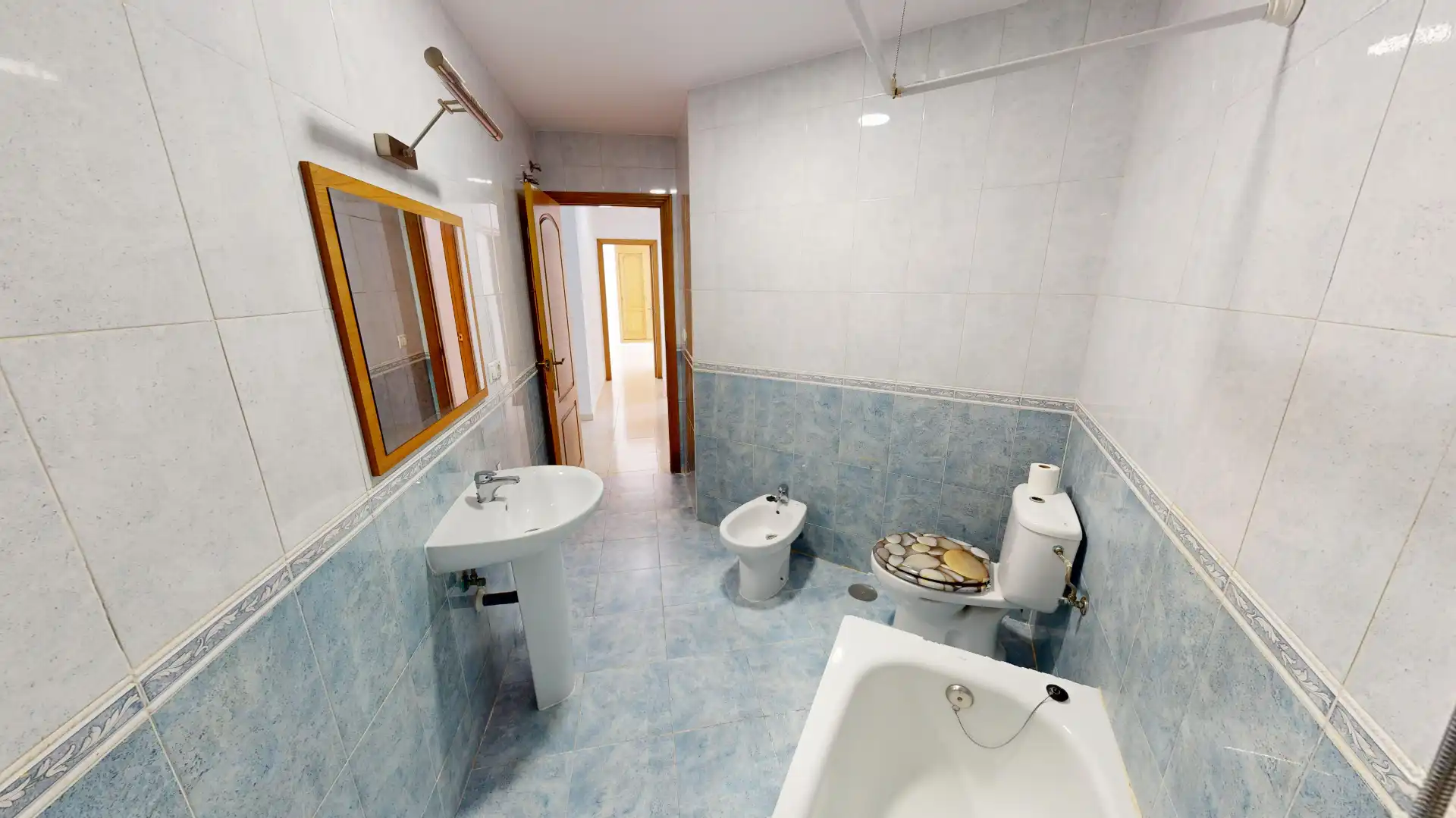 Bathroom of Flat for sale in Alicante / Alacant  with Storage room, Oven and Balcony