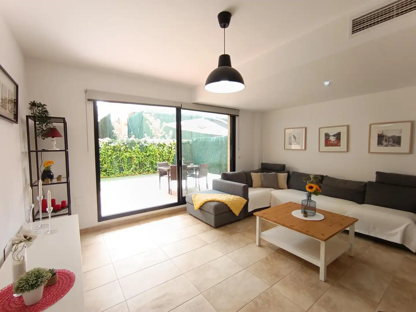 Sala de estar de Casa adosada en venta en Molina de Segura con Aire acondicionado, Calefacción y Jardín privado
