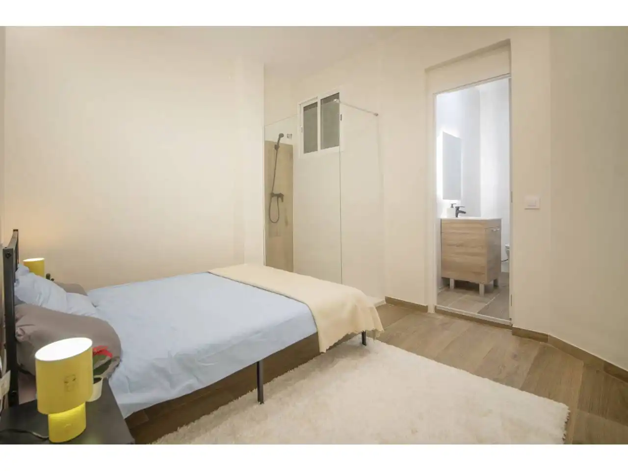 Habitación de Piso en venta en Barcelona con Aire acondicionado, Amueblado y Alarma