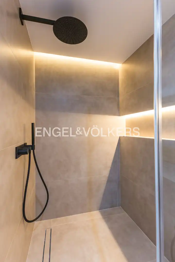Flat for sale in Madrid  with Air Conditioner and Heating