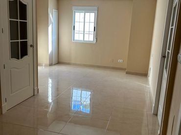 Appartement avec balcon à vendre à Calle Reina Sofía 0S