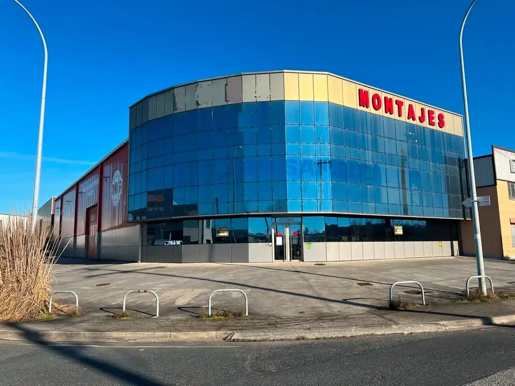 Industrial building with lift for sale in Rúa Jesús Fernández Pita, imagen 2