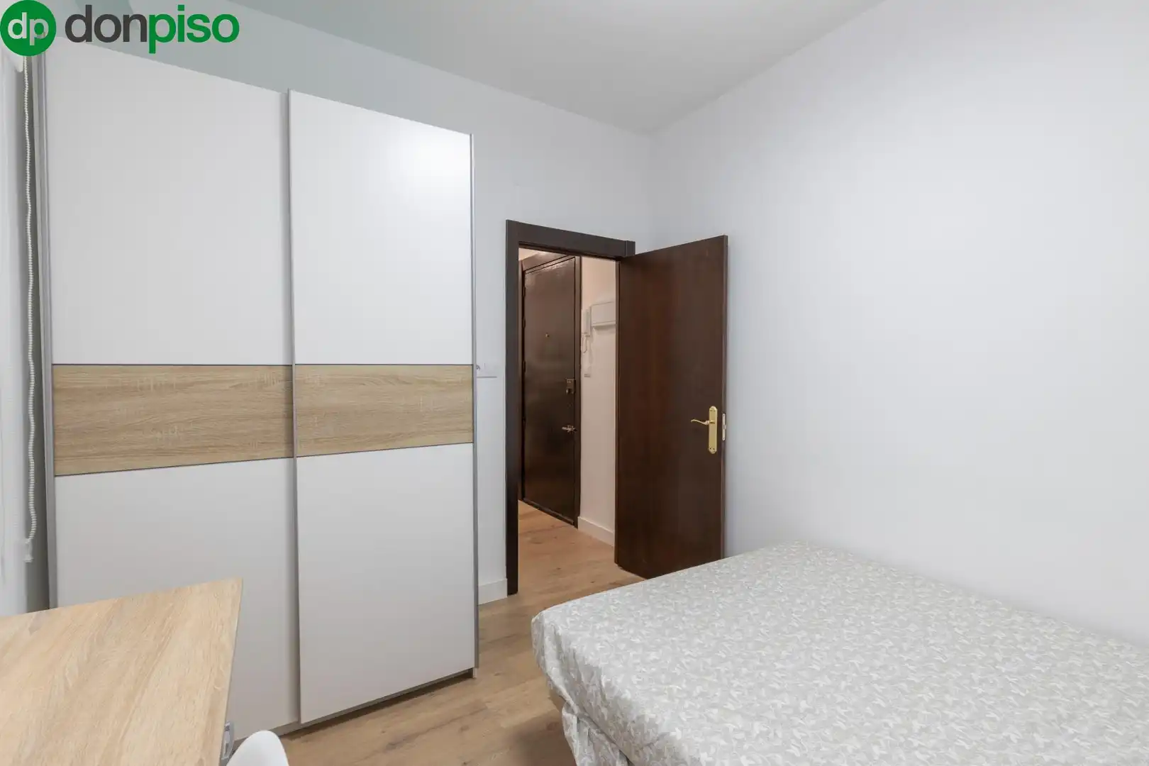 Bedroom of Flat for sale in Granada  with Furnished