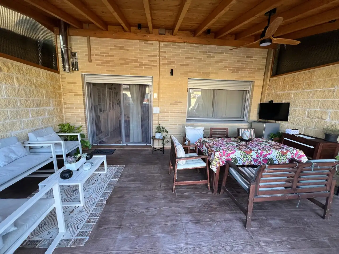 Terraza de Casa adosada en venta en Villalbilla con Aire acondicionado, Calefacción y Jardín privado