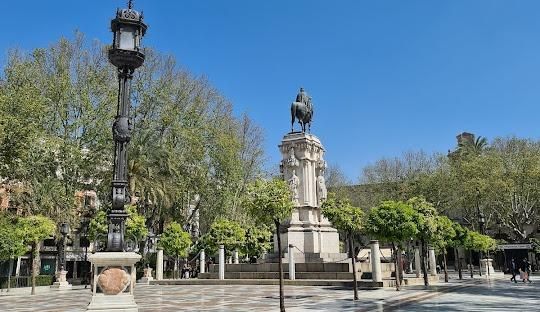 Vista exterior de Casa adosada en venda en San Juan de Aznalfarache amb Aire condicionat, Calefacció i Traster