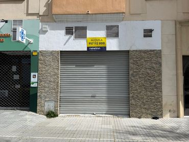 Local comercial en alquiler en Avenida del Arroyo del Moro 2