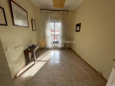 Appartamento con balcone in vendita a Centro