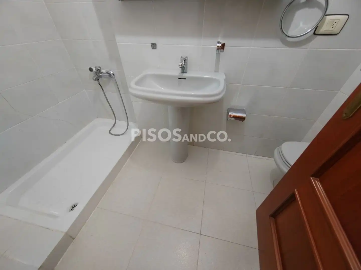 Baño de Piso en venta en A Coruña Capital  con Calefacción y Trastero