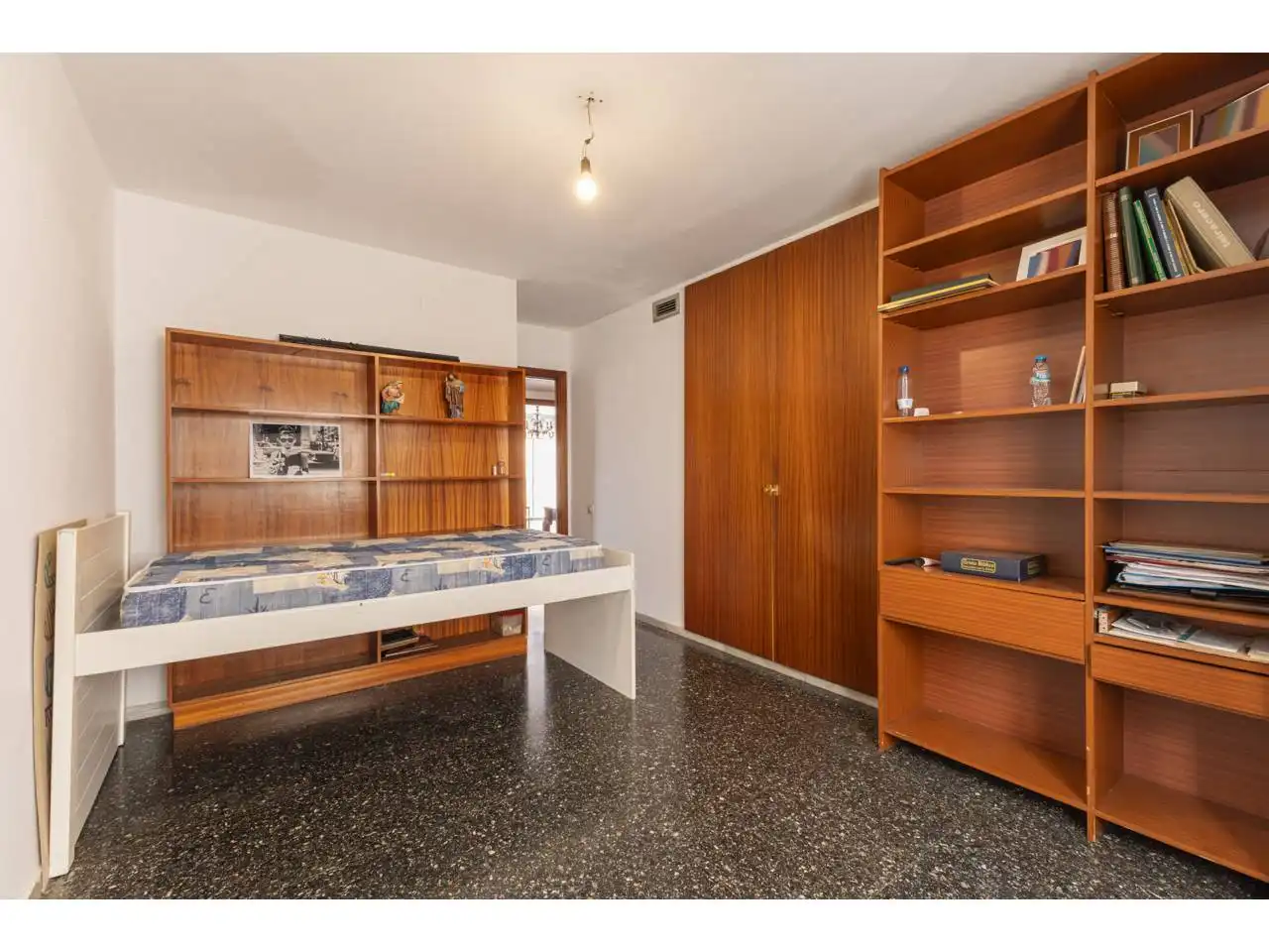 Habitación de Apartamento en venta en Valencia con Aire acondicionado, Calefacción y Balcón