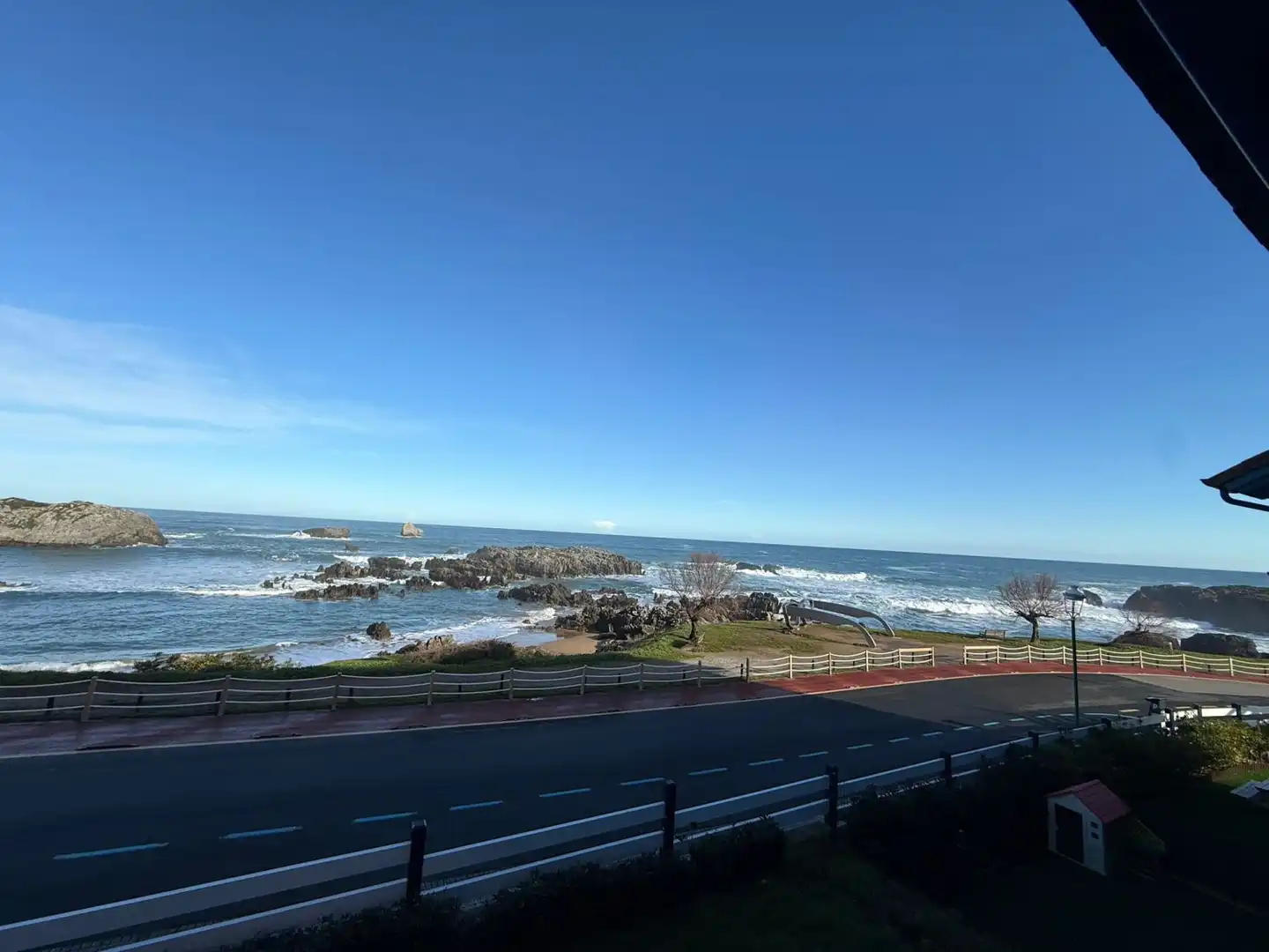 Vista exterior de Piso en venta en Noja con Calefacción, Terraza y Balcón