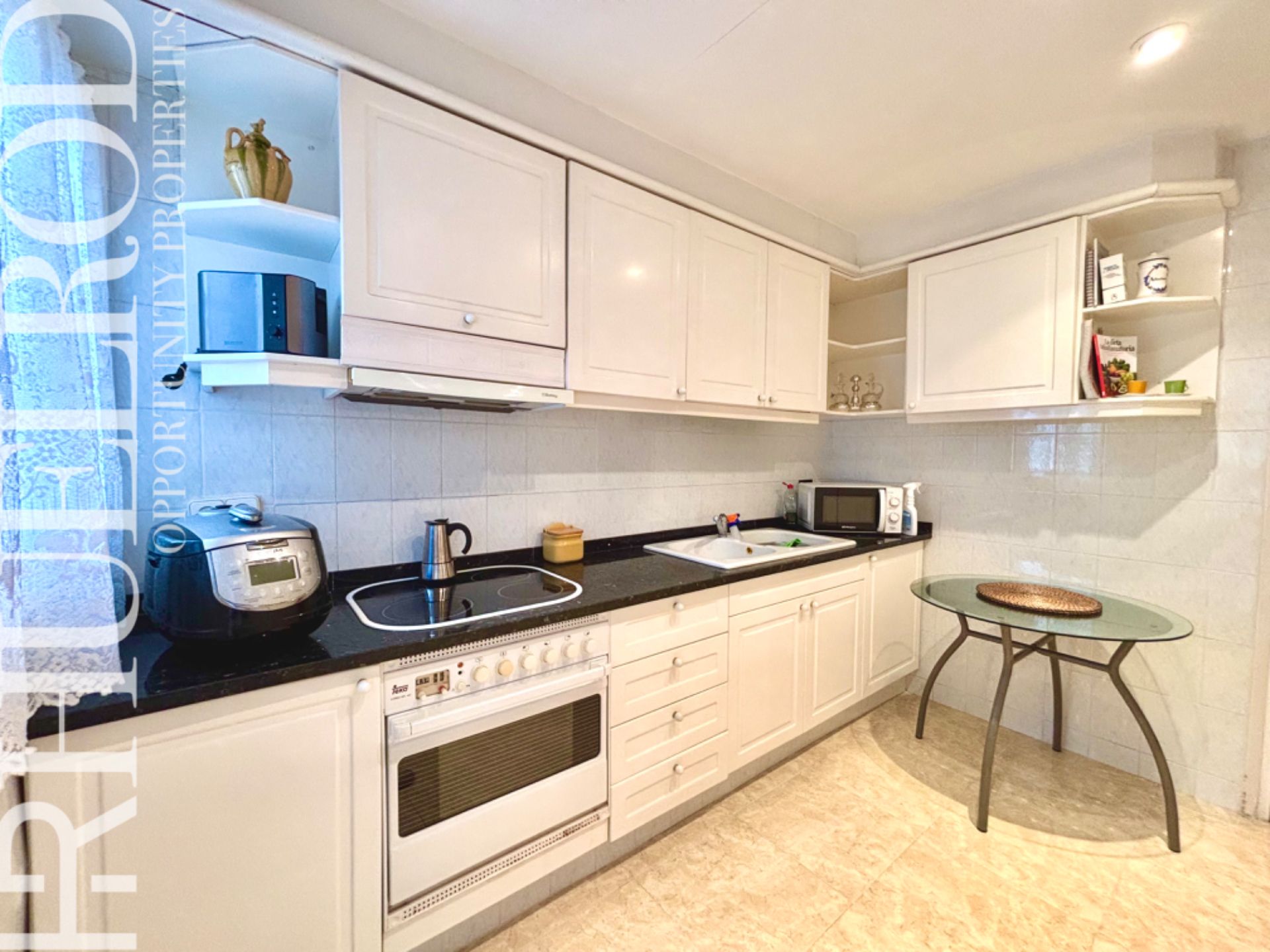 Cuina de Pis en venda en Mataró amb Calefacció, Moblat i Forn