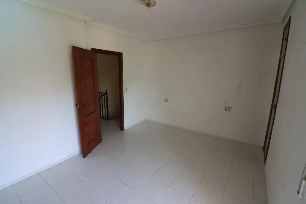 Casa aparellada amb terrassa en venda a Avenida de la Música, imagen 21