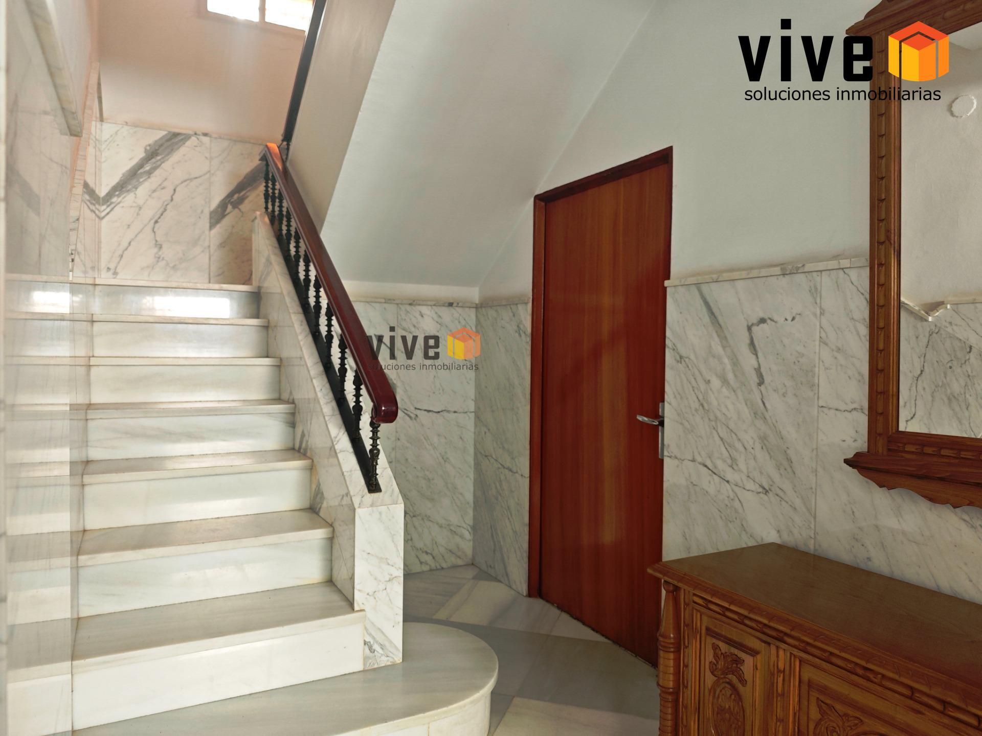 Casa adosada en venda en  Sevilla Capital amb Aire condicionat, Terrassa i Balcó