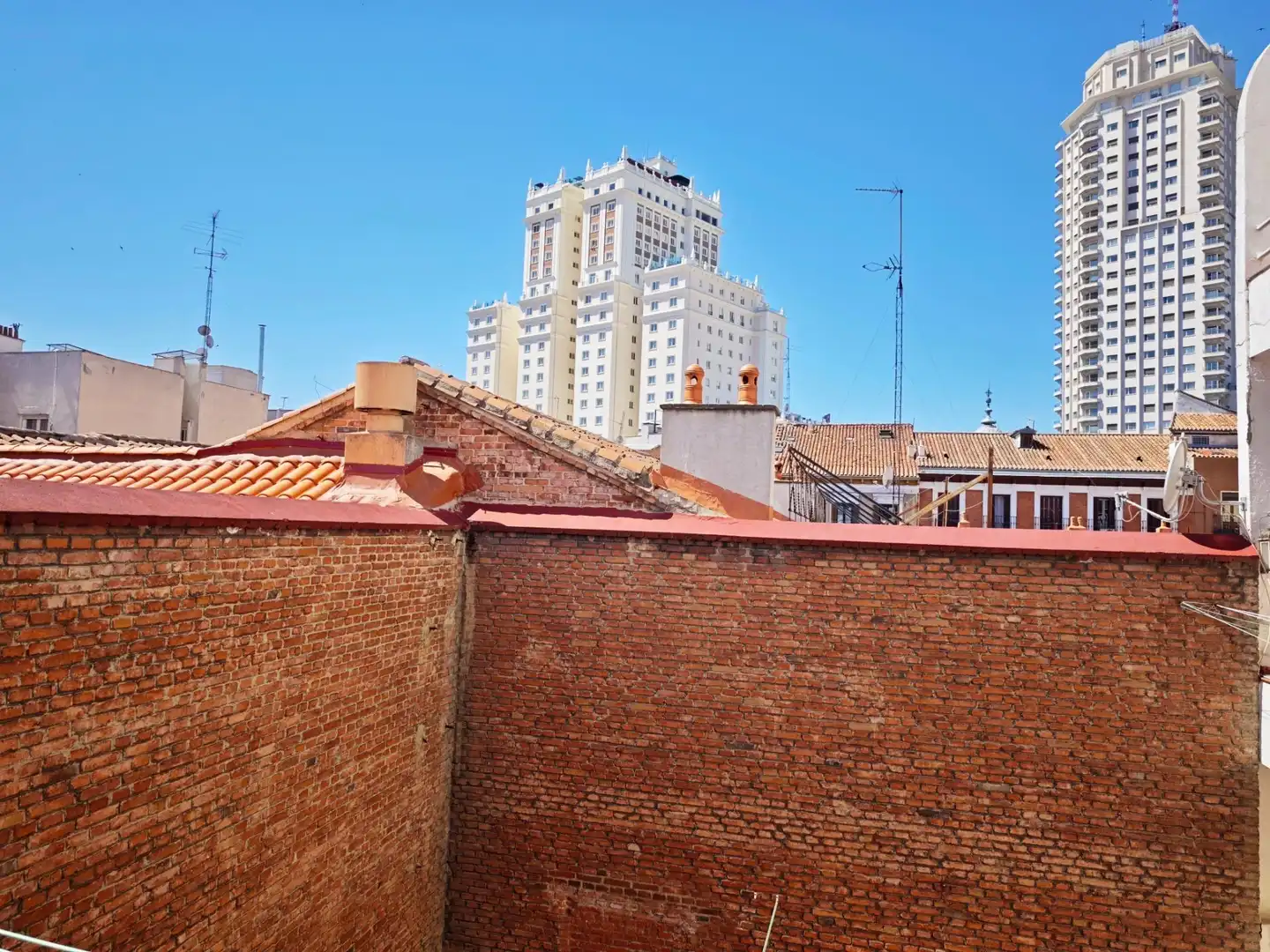 Außenansicht von Wohnung zur Miete in Madrid mit Klimaanlage, Heizung und Terrasse