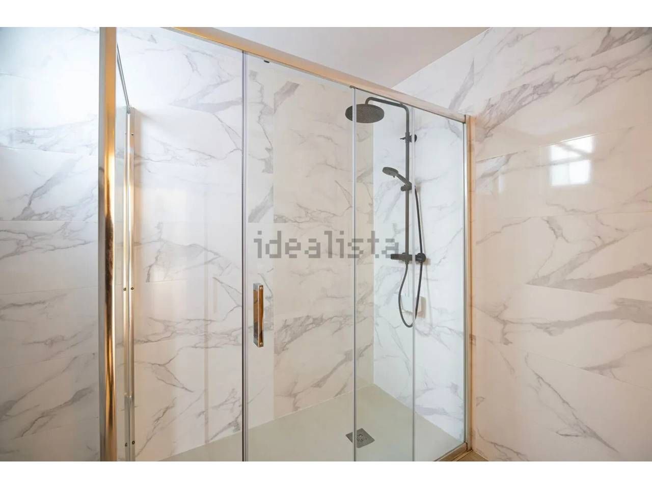 Baño de Estudio en venta en  Barcelona Capital con Parquet y Amueblado