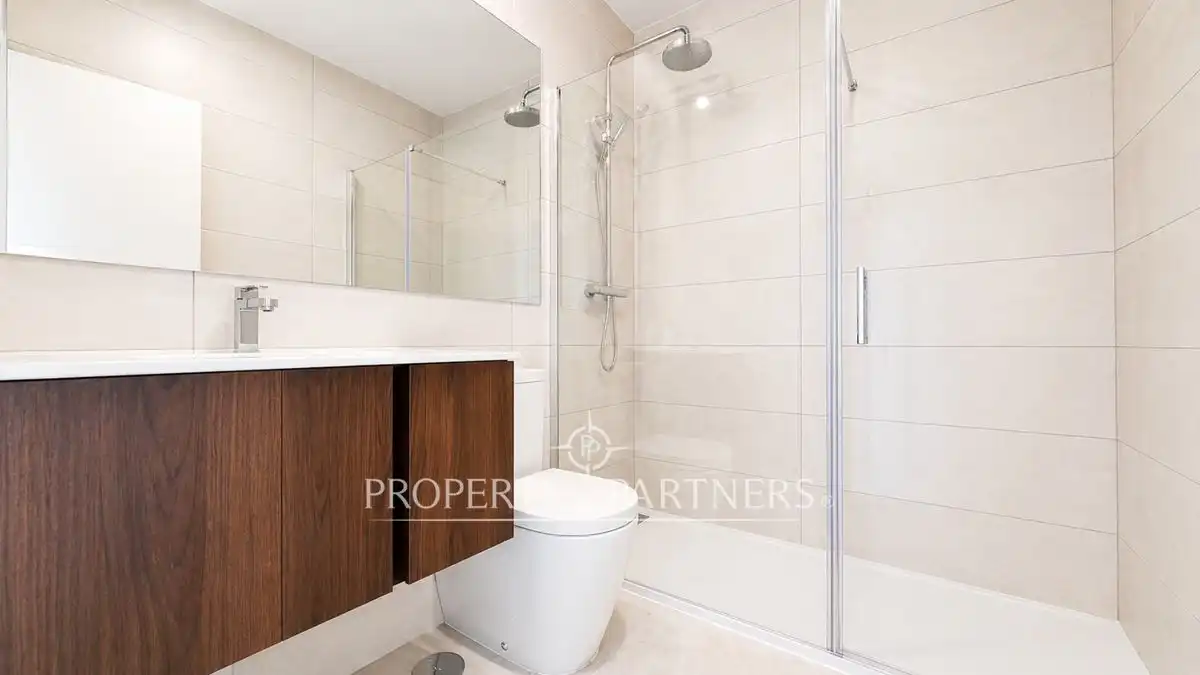 Bathroom of Apartments for sale in Madrid  with Air Conditioner, Heating and Private garden