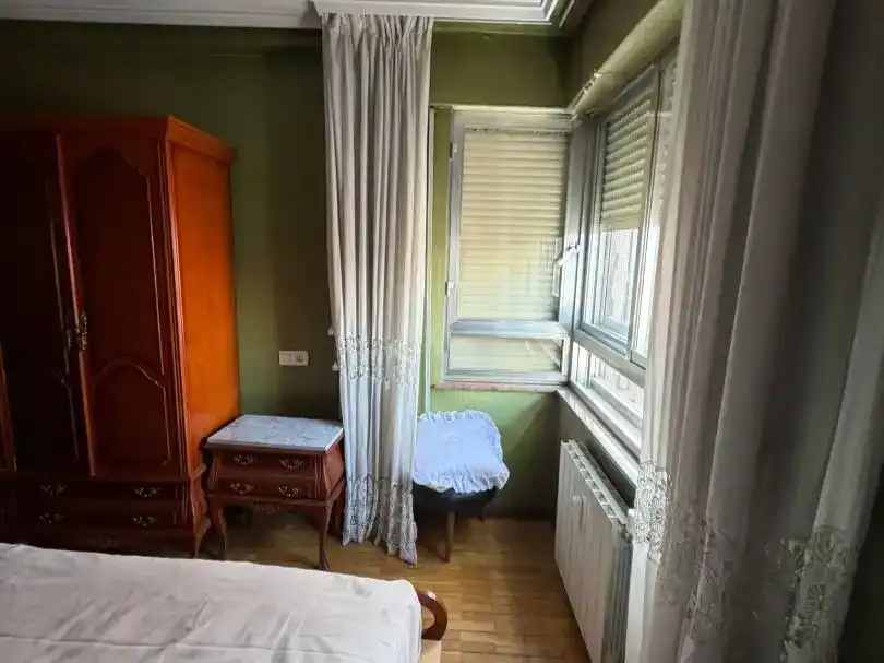 Dormitori de Pis en venda en León Capital  amb Parquet i Moblat