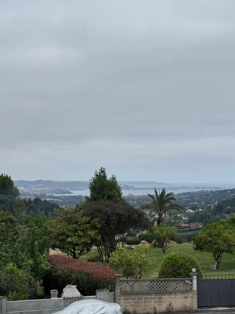 Vista exterior de Casa o chalet en venta en Gijón  con Calefacción, Terraza y Trastero