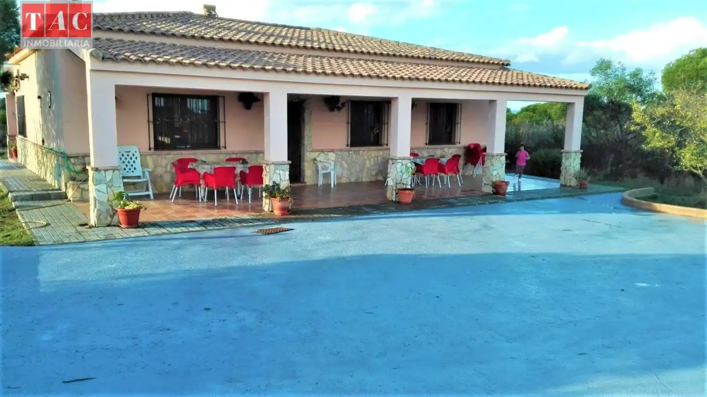 Casa rústica amb jardí en venda a Lepe