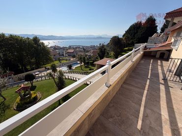 Villa con balcone in vendita a Moaña