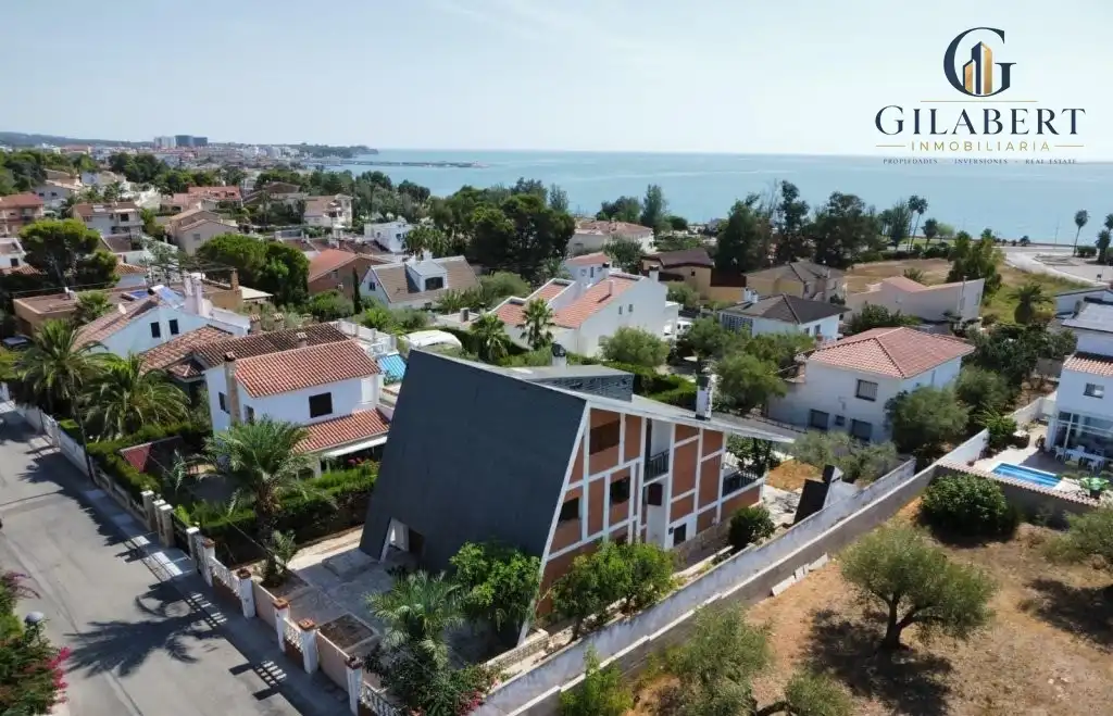 Vista exterior de Casa o xalet en venda en L'Ampolla, Tarragona
