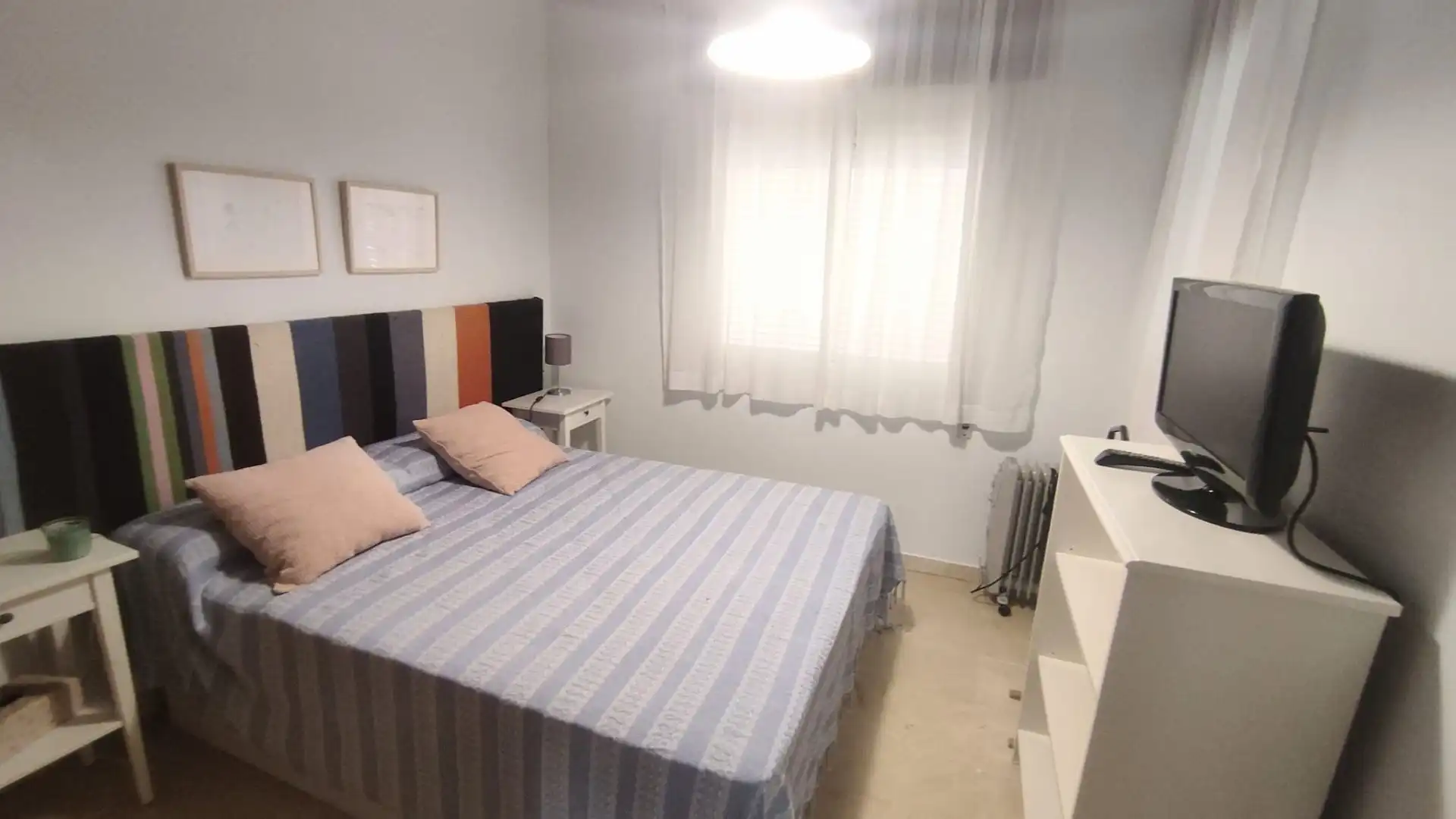 Habitación de Piso de alquiler en Málaga con Aire acondicionado, Calefacción y Amueblado