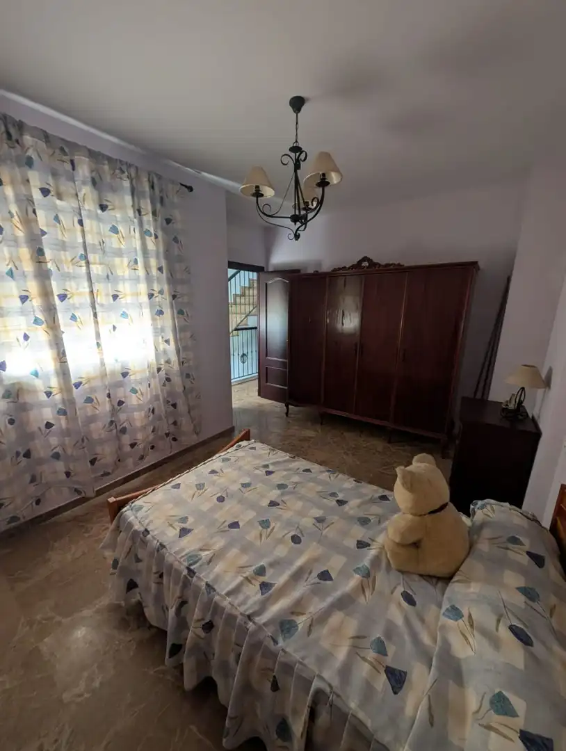 Dormitori de Casa o xalet en venda en Alcalá de Guadaira amb Terrassa i Traster