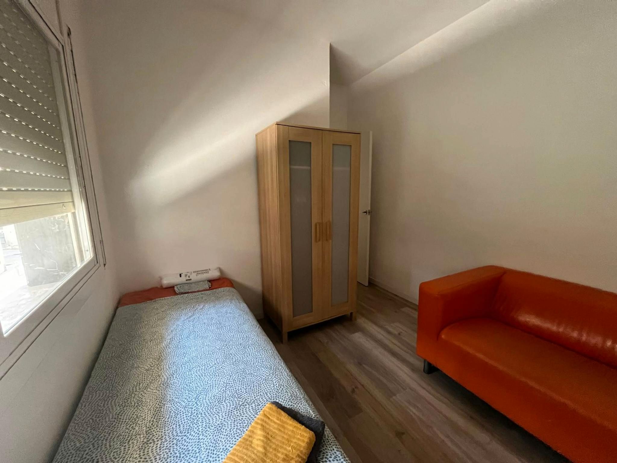 Bedroom of Flat for share in  Barcelona Capital  with Heating, Furnished and Washing machine