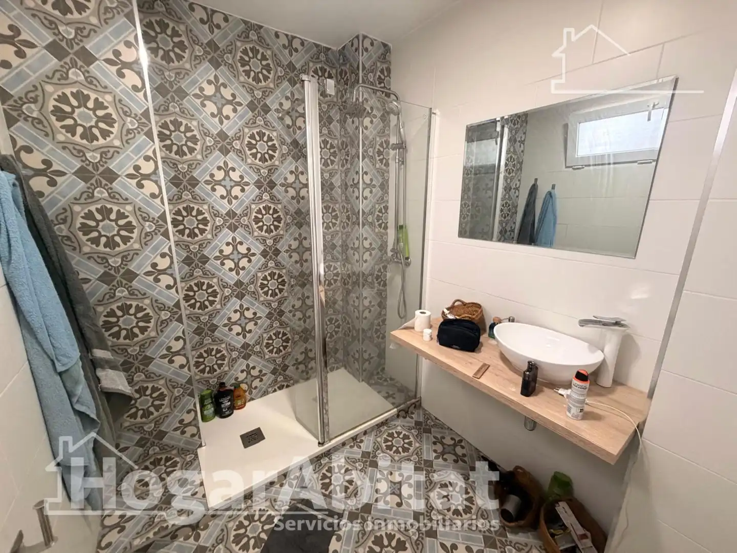 Bathroom of Flat for sale in Valencia  with Air Conditioner, Heating and Parquet flooring