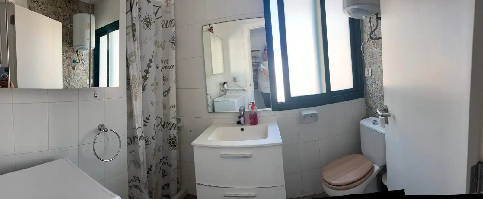 Bathroom of Study for rent in Puerto de la Cruz  with Furnished, Balcony and Community pool