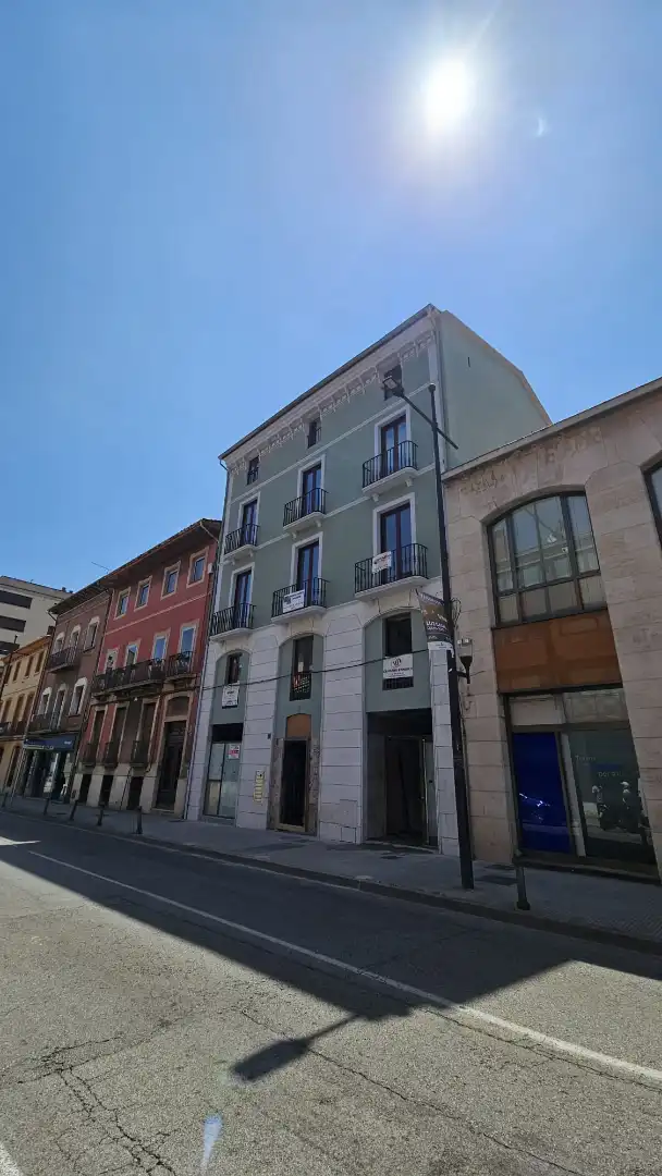 Business premises to rent in Olot, imagen 3