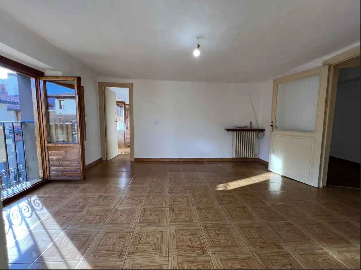 Flat for sale in Jaca