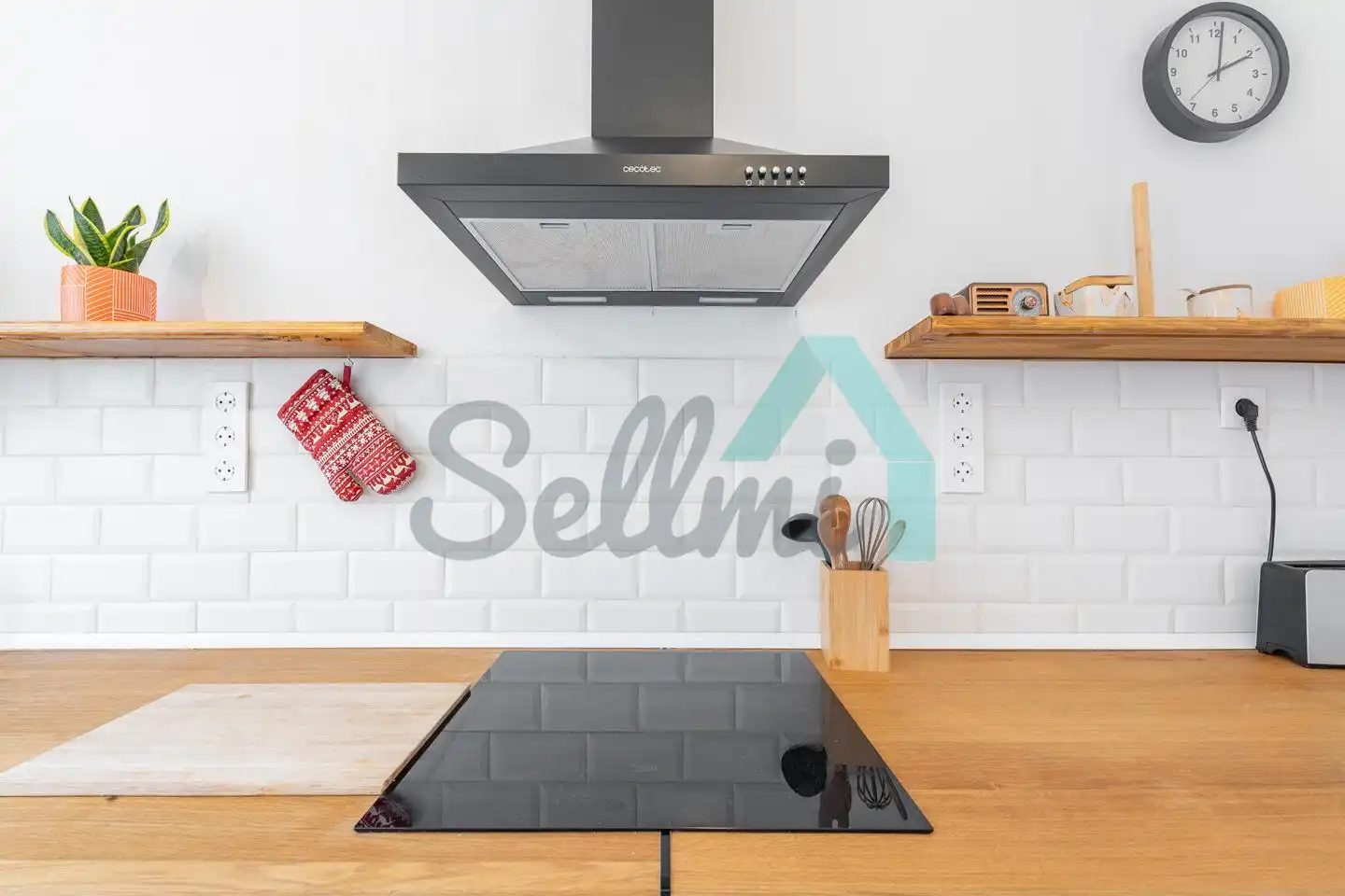 Kitchen of Flat for rent in Gijón   with Heating, Terrace and Furnished
