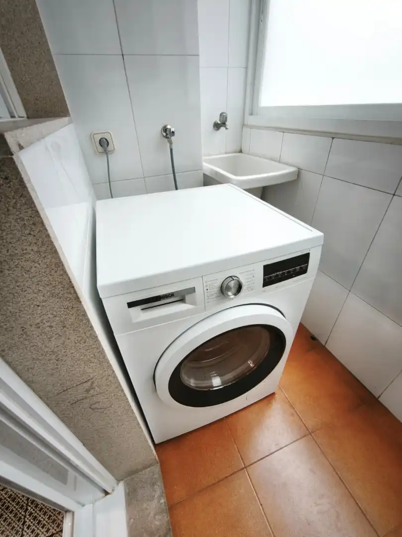 Vista exterior de Piso de alquiler en Vigo  con Calefacción, Parquet y Horno