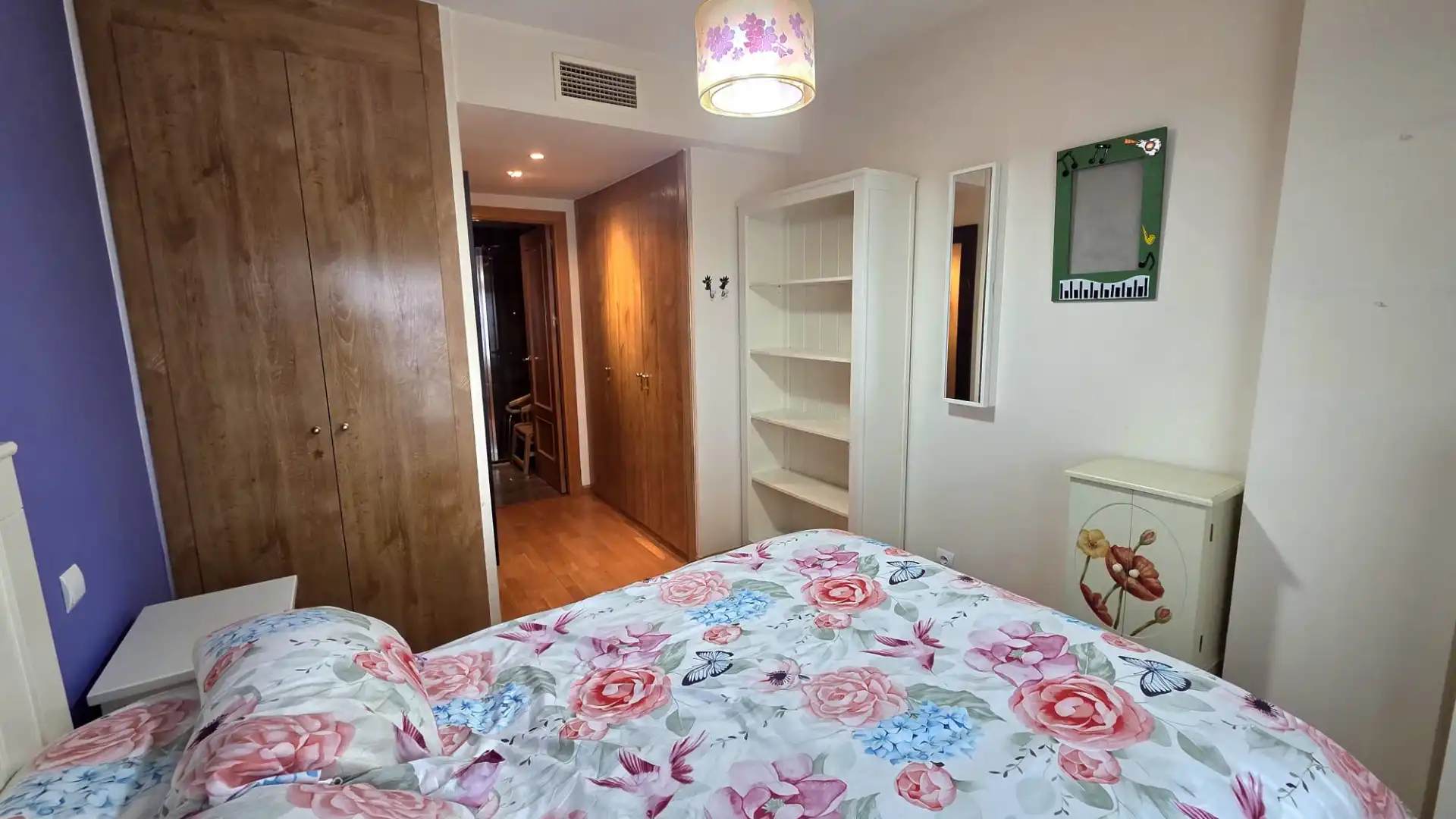 Schlafzimmer von Dachboden zum Verkauf in Fuenlabrada mit Klimaanlage, Heizung und Privatgarten