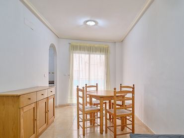 Apartamento con balcón en venta en Calle Almudena