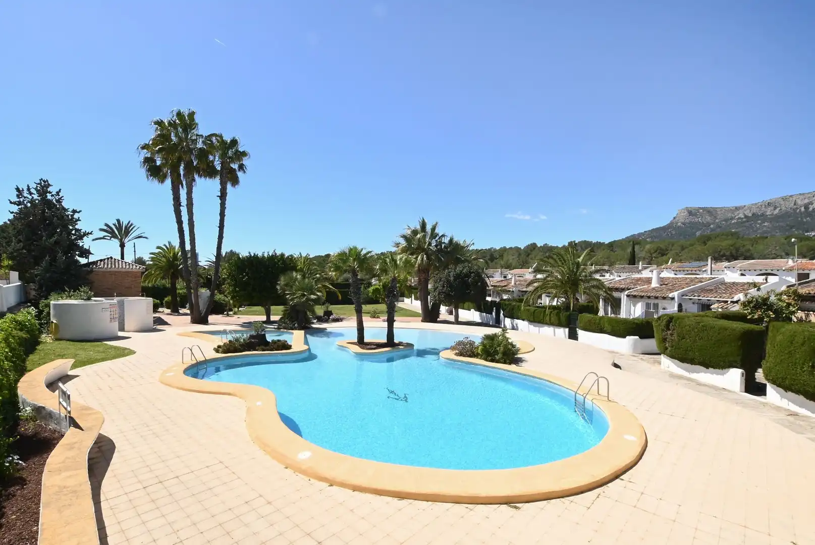 Bungalow amb piscina en venda a Marisol Park - Ortembach - Los Almendros