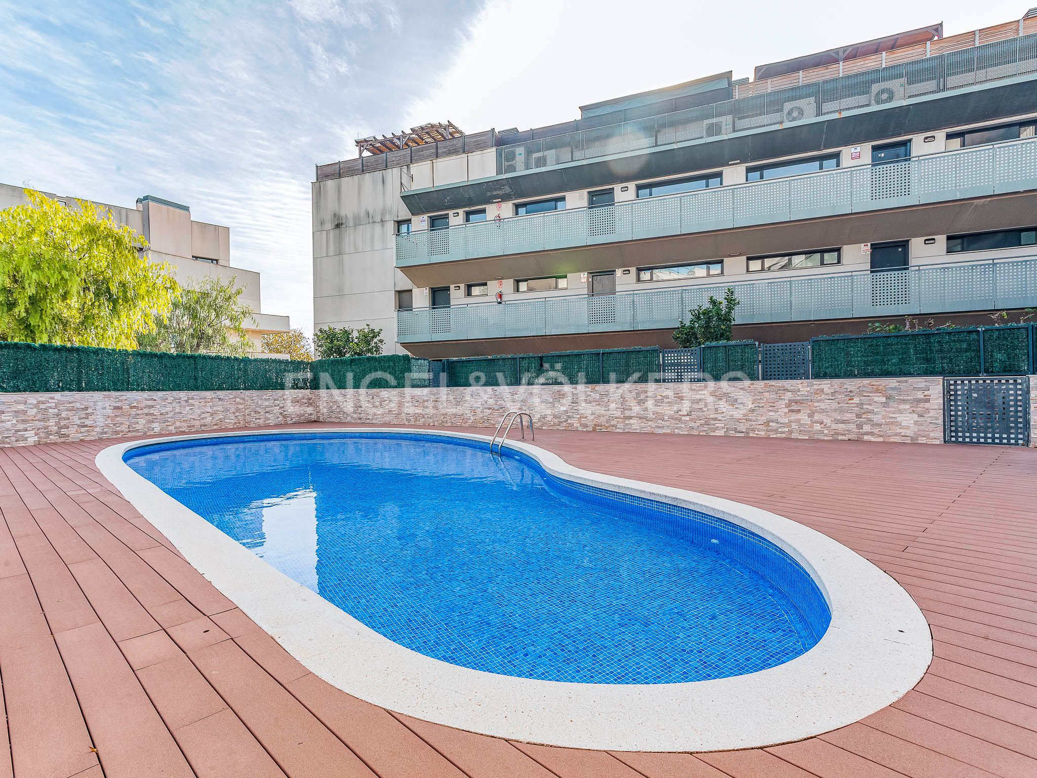Piscina de Apartament en venda en El Vendrell amb Aire condicionat, Calefacció i Jardí privat
