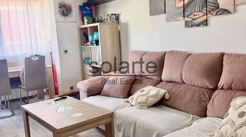 Foto 2 de Pis en venda a Carrer del Pedraforca, Ciutat Meridiana, Barcelona Capital