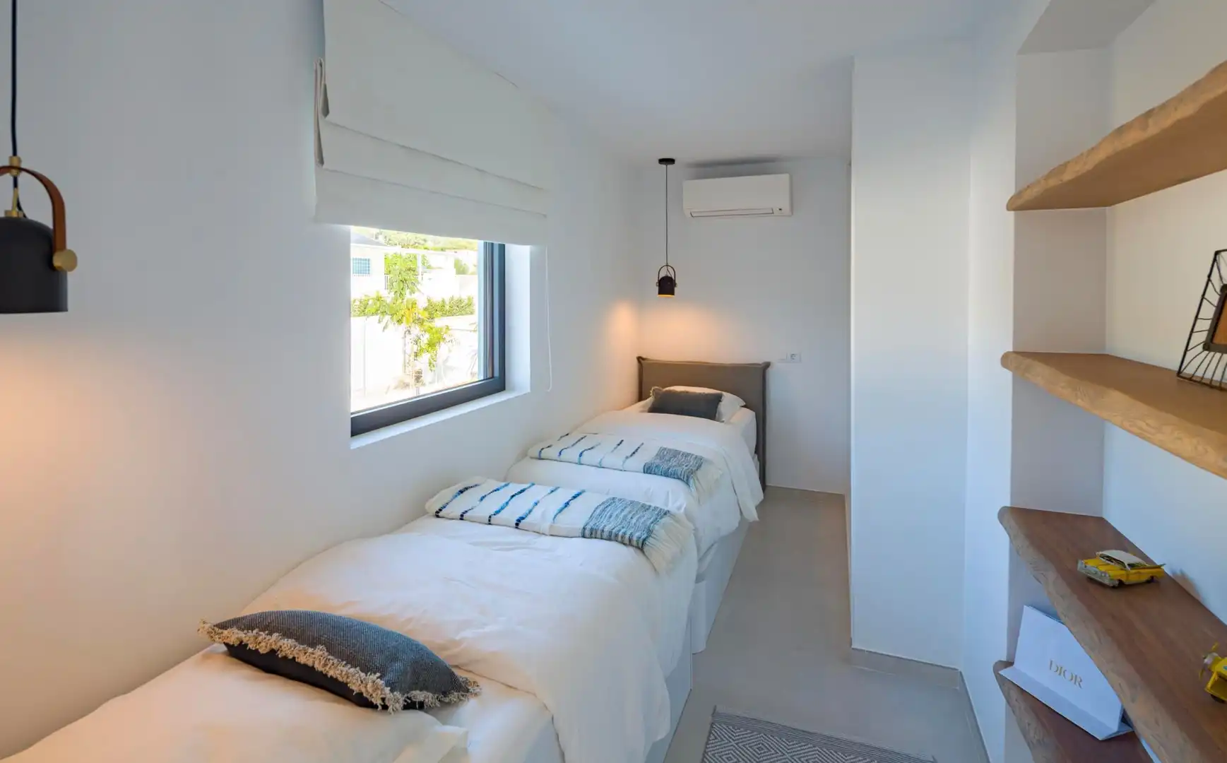 Dormitori de Casa o xalet en venda en Estepona amb Aire condicionat, Calefacció i Jardí privat