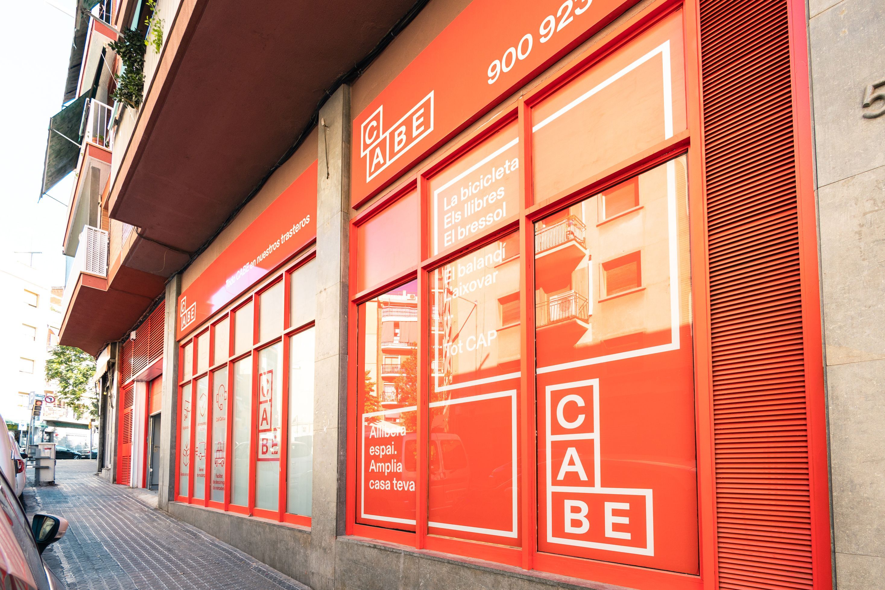 Exterior view of Box room to rent in  Barcelona Capital  with Alarm