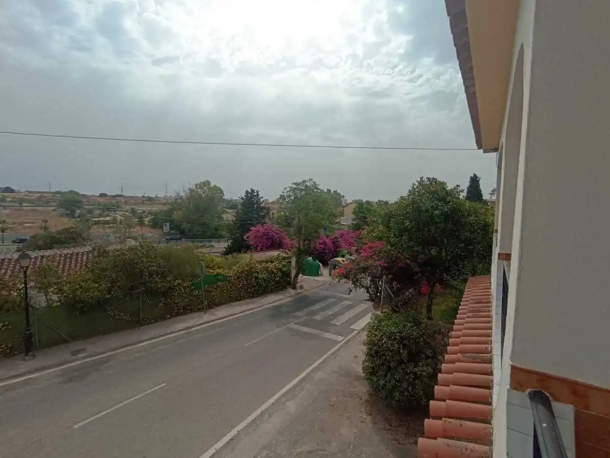 Vista exterior de Casa o xalet en venda en Mijas amb Aire condicionat, Jardí privat i Traster