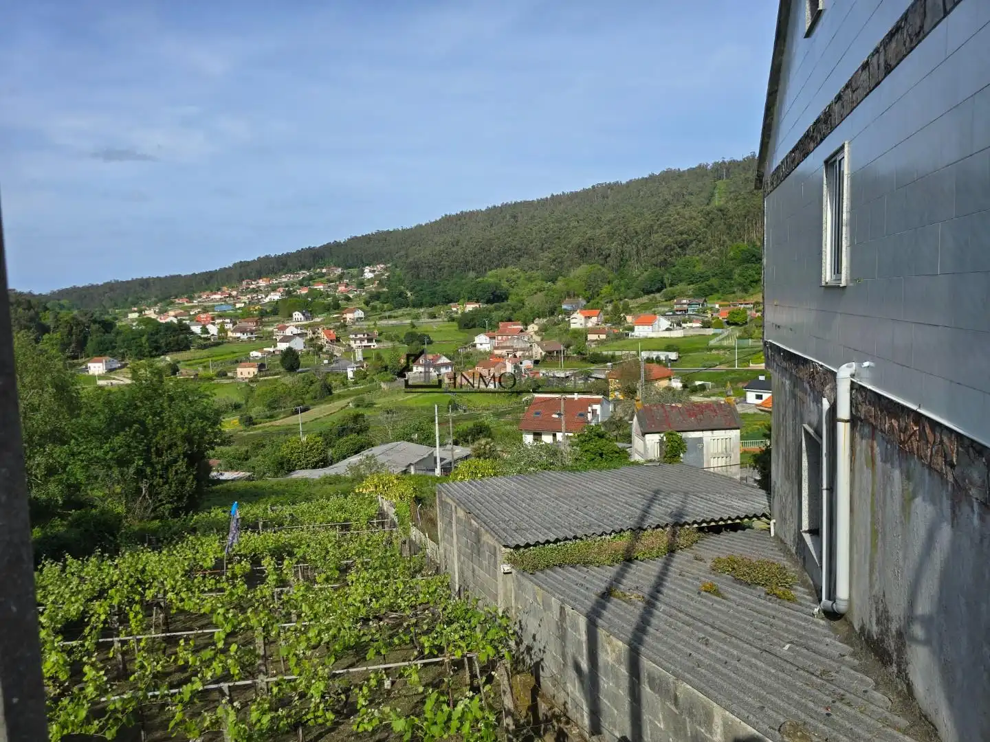 Vista exterior de Casa o xalet en venda en Bueu amb Calefacció, Traster i Moblat