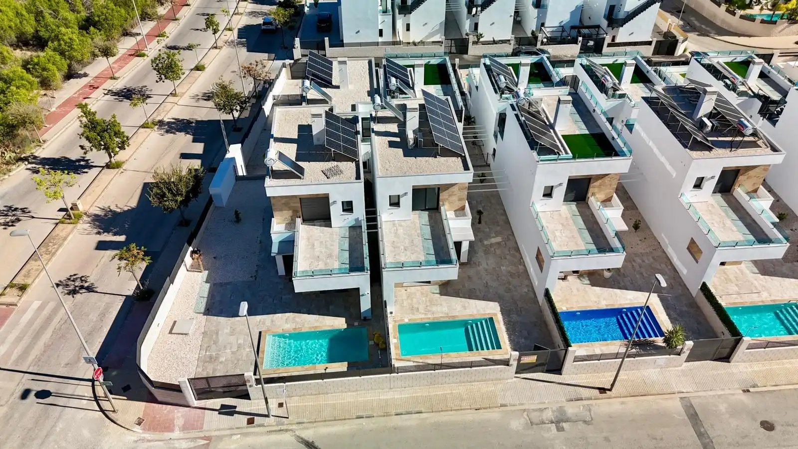 Chalet con terraza en venta en Calle Milan, imagen 2